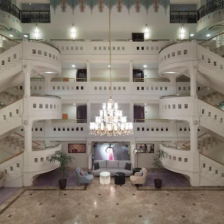 Crowne Plaza - Old By Ihg 5*