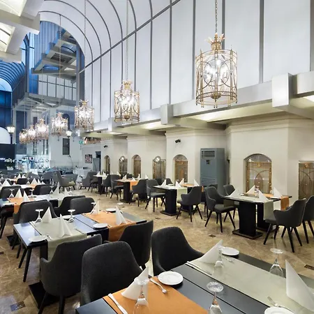 Hotel Crowne Plaza - Old By Ihg 5*