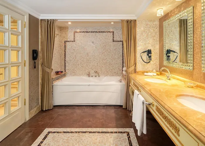 Hotel Crowne Plaza - Old By Ihg 5*