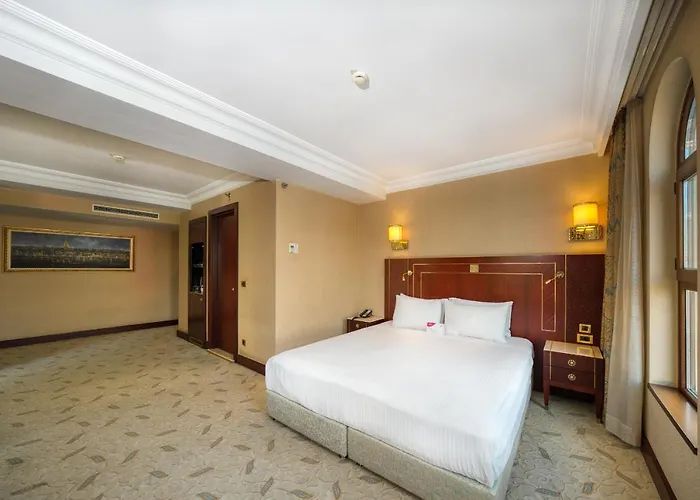 Hotel Crowne Plaza - Old By Ihg 5*