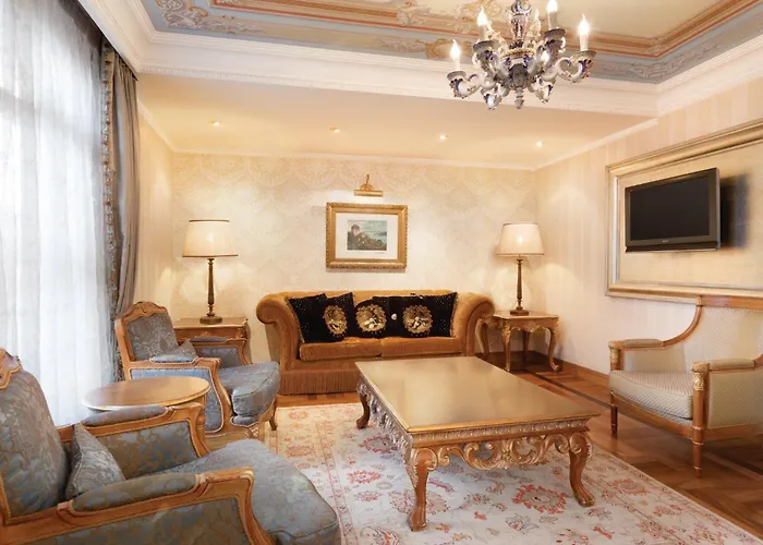 Hotel Crowne Plaza - Old By Ihg