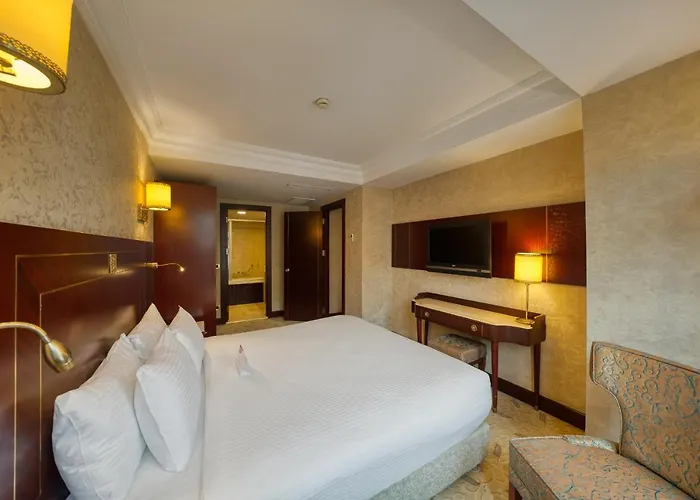 Crowne Plaza - Old By Ihg Hotel 5*